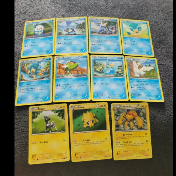 Other - Lot of 11 Pokemon cards 2011